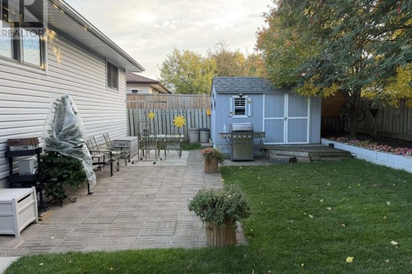 Kitchen - 255 London Drive, Thunder Bay, ON P7A7Z6 Photo 3