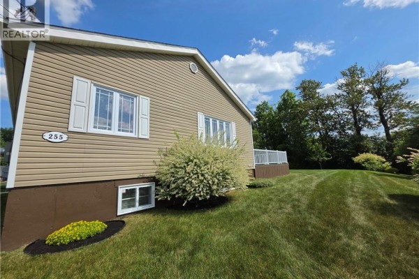 255 Lynch Lane, Bathurst, NB, photo 3