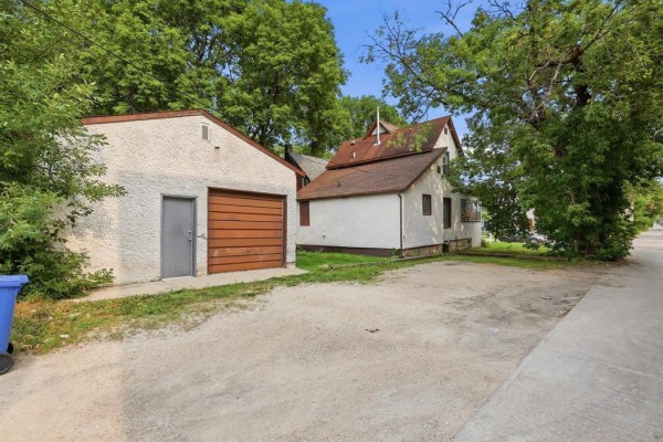 Foyer - 255 Morley Avenue, Winnipeg, MB R3L0Y2 Photo 5