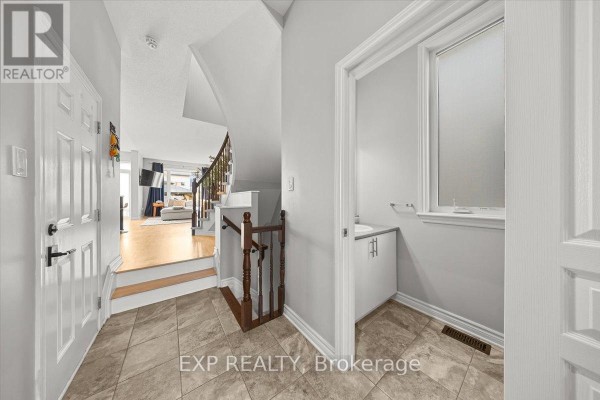 Family room - 255 Shinleaf Crescent, Ottawa, ON K1W0J2 Photo 5