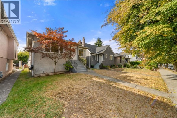 2554 Adanac Street, Vancouver, BC V5K2M5 Photo 2