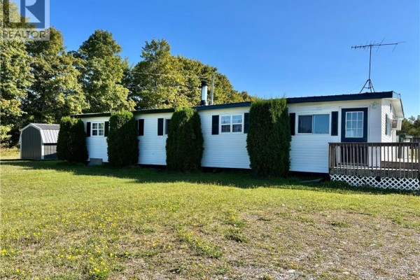 Living room - 2556 Route 540, Elmwood, NB E7N2E2 Photo 2