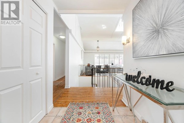 Kitchen - 2557 Mindemoya Road, Mississauga, ON L5C2R1 Photo 3