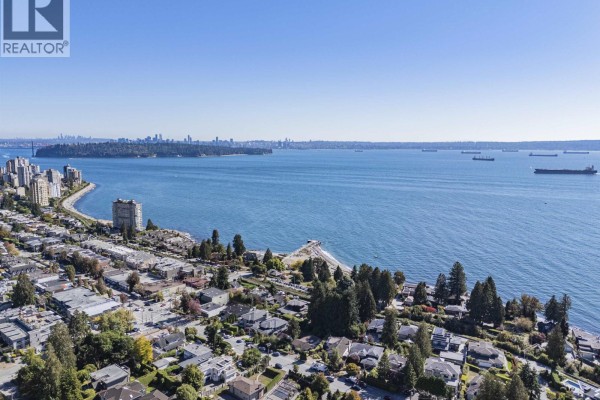 2559 Nelson Avenue, West Vancouver, BC V7V2R5 Photo 4