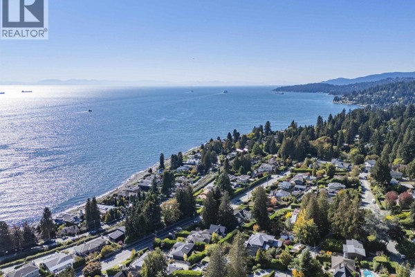 2559 Nelson Avenue, West Vancouver, BC V7V2R5 Photo 5