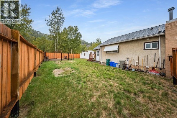 Dining room - 256 2nd Avenue, Rivervale, BC V1R4V3 Photo 5