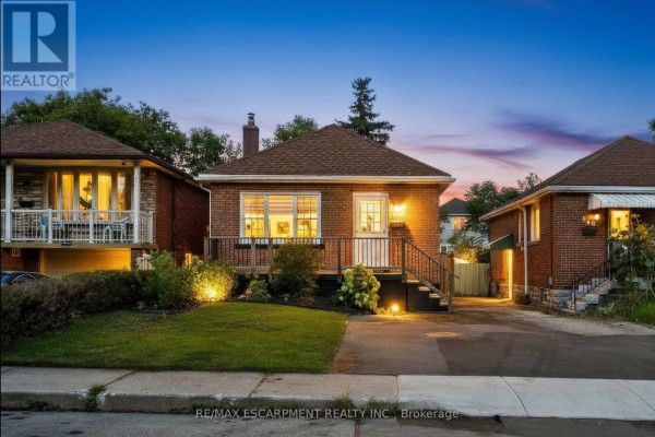 256 East 25th Street, Hamilton, ON, photo 2