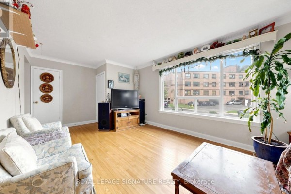 Bedroom - 256 Ferris Road, Toronto, ON M4B1H6 Photo 3