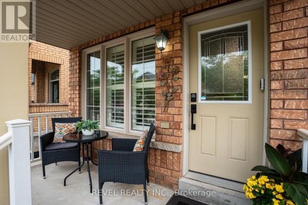 Kitchen - 256 Giddings Crescent, Milton, ON L9T7A7 Photo 4