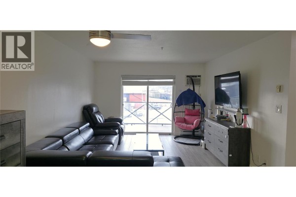 Kitchen - 256 Hastings Avenue Unit# 206, Penticton, BC V2A2V6 Photo 4