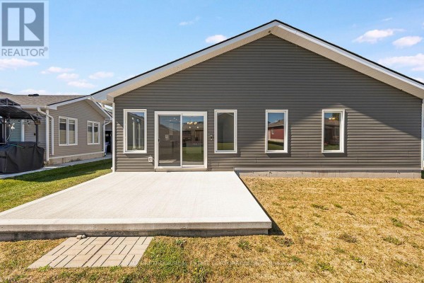 Primary Bedroom - 256 Lake Breeze Drive, Ashfield Colborne Wawanosh, ON N7A0C6 Photo 5