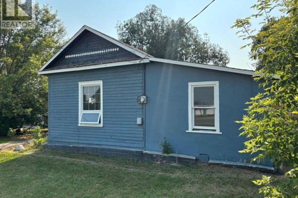 Kitchen - 256 N 1 Street W, Magrath, AB T0K1J0 Photo 2
