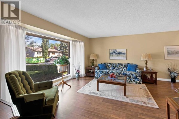2pc Bathroom - 256 Parkwood Close Se, Calgary, AB T2J3V9 Photo 5