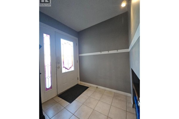 Games room - 256 Peace River Crescent, Tumbler Ridge, BC V0C2W0 Photo 4