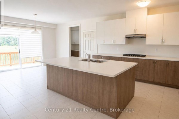 Family room - 256 Rea Drive, Centre Wellington, ON N1M0K1 Photo 5