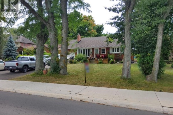 Den - 256 Southcote Road, Hamilton, ON L9G2W1 Photo 2