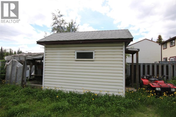 Bedroom - 256 Spieker Avenue, Tumbler Ridge, BC V0C2W0 Photo 5
