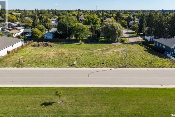 2560 Woodbridge Drive, Prince Albert, SK S6W0A7 Photo 3