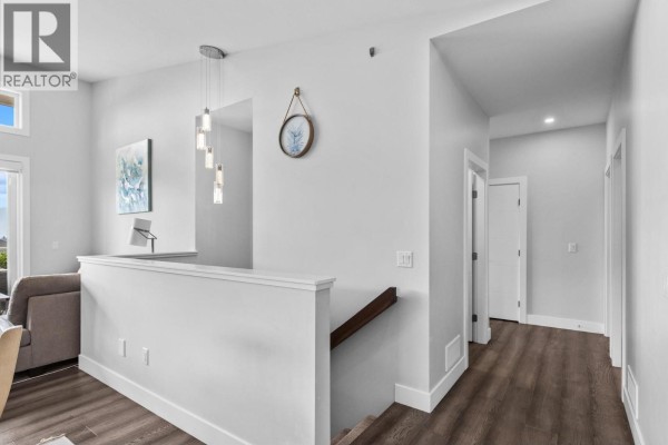 Full bathroom - 2562 Crown Crest Drive, West Kelowna, BC V4T3K4 Photo 3