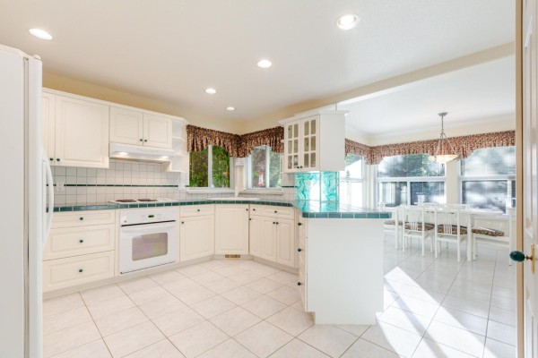 2567 140 Street, Surrey, BC V4P2L9 Photo 3