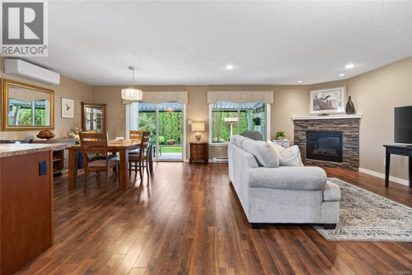 Entrance - 2567 Kendal Ave, Cumberland, BC V0R1S0 Photo 5