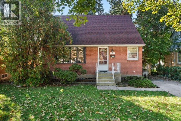 3pc Bathroom - 2567 Kildare Road, Windsor, ON N9W2Y4 Photo 2