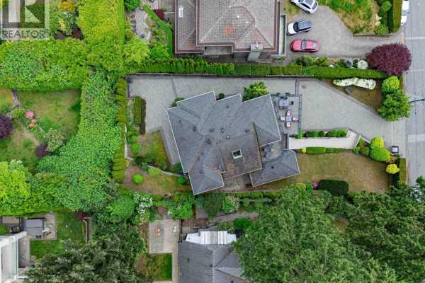 2567 Lawson Avenue, West Vancouver, BC V7V2G1 Photo 4