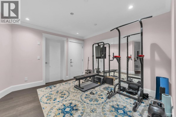 2567 Lawson Avenue, West Vancouver, BC V7V2G1 Photo 5