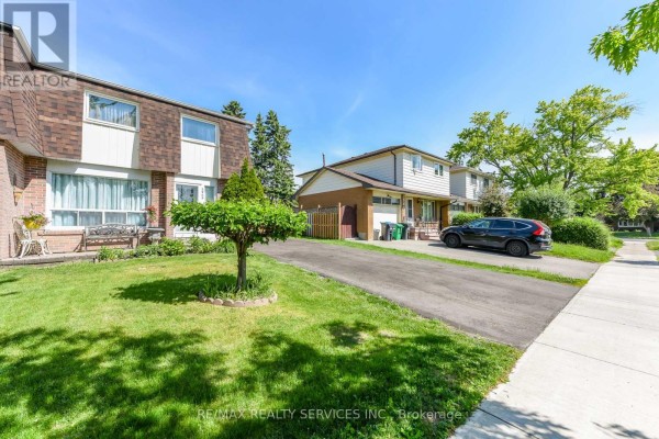 Great room - 2569 Lundene Road, Mississauga, ON L5J3Y9 Photo 2