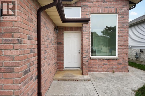 257 Dieppe Crescent, Kingsville, ON, photo 3