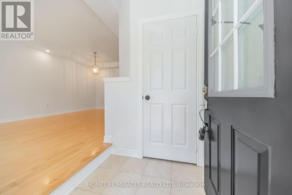 257 Gatwick Drive, Oakville, ON, photo 3