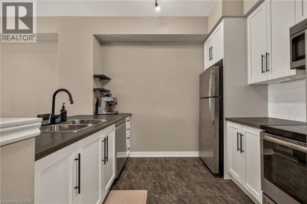 Dining room - 257 Parkside Drive Unit# 35, Waterdown, ON L8B0W5 Photo 5