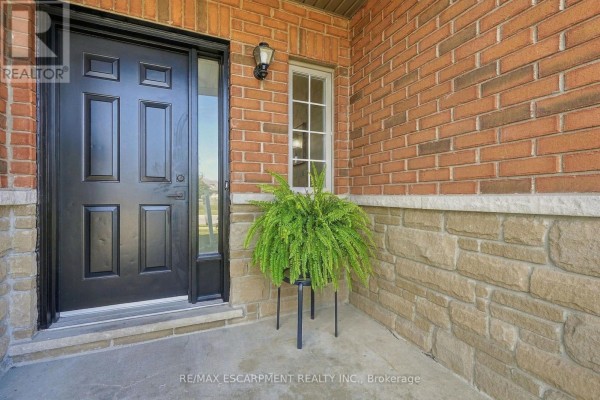 Kitchen - 257 Southbrook Drive, Hamilton, ON L0R1C0 Photo 2