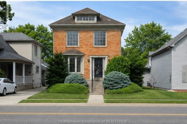 257 St. Clair Street, Chatham, ON N7L3J8 Photo 2