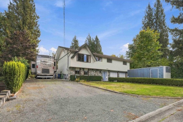 2570 Birch Street, Abbotsford, BC V2S4H8 Photo 2