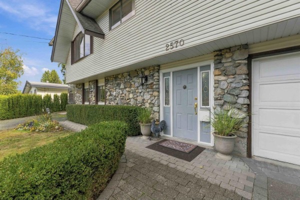 2570 Birch Street, Abbotsford, BC V2S4H8 Photo 4