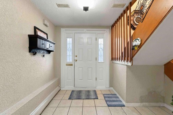 2570 Birch Street, Abbotsford, BC V2S4H8 Photo 5
