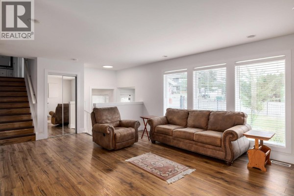2571 Pineridge Place, West Kelowna, BC, photo 2