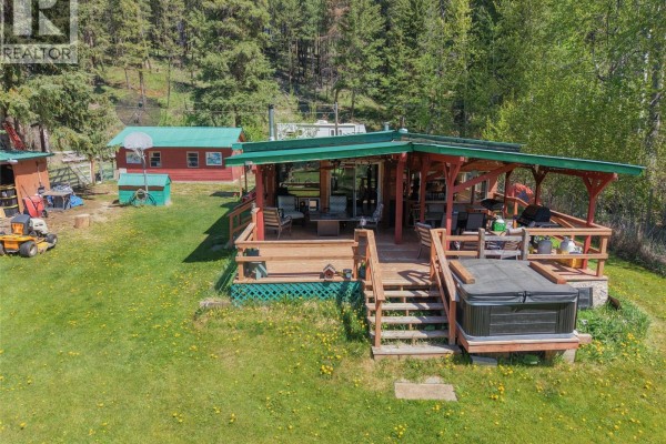 Kitchen - 2572 Stoney Drive, Kamloops, BC V2H1P1 Photo 4