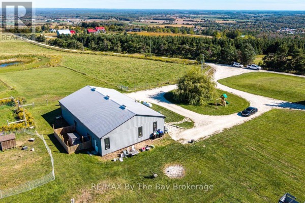 2574 Fairgrounds Road South Road S, Clearview, ON L0M1G0 Photo 3