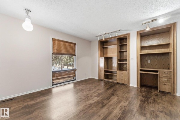 Kitchen - 25750 18 St Nw, Edmonton, AB T5Y6B5 Photo 3