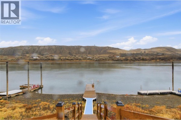 2578 Thompson Drive, Kamloops, BC, photo 2