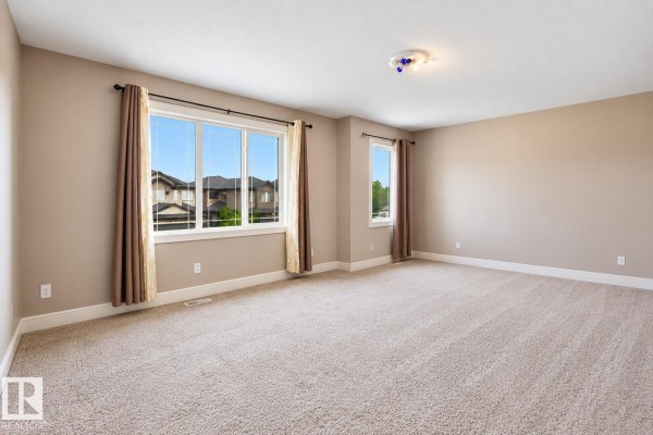 Family room - 258 Albany Dr Nw, Edmonton, AB T6V0L3 Photo 4