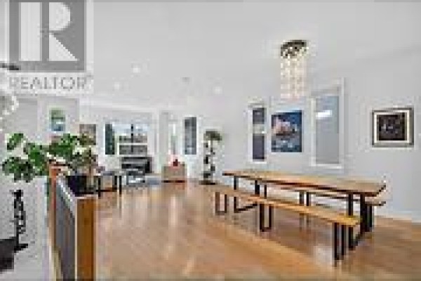 258 Carleton Avenue, Ottawa, ON K1Y0J4 Photo 2