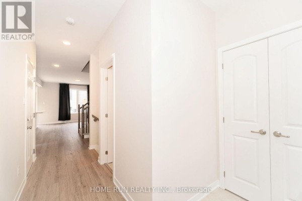 258 Catnip Crescent, Ottawa, ON K2W0P6 Photo 2