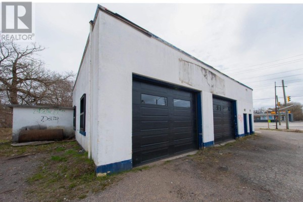 258 Goulais Ave, Sault Ste  Marie, ON P6C4Z9 Photo 4