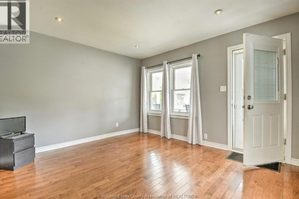 Living room - 258 King Unit# A, Amherstburg, ON N9V2C5 Photo 5