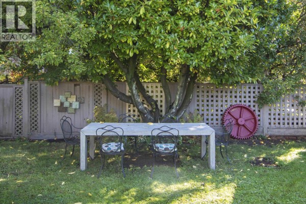 2580 Cambridge Street, Vancouver, BC V5K1L4 Photo 3