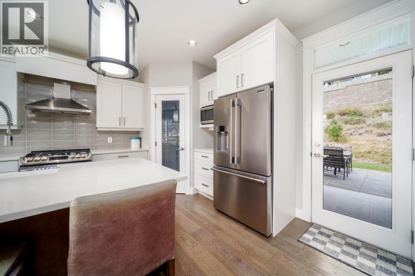 4pc Bathroom - 2588 Paramount Drive, West Kelowna, BC V4T3M6 Photo 4