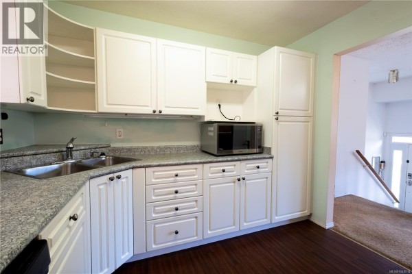 Storage - 259 Denman St, Comox, BC V9M3B5 Photo 4